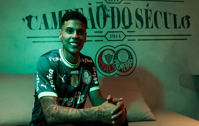 Palmeiras oficializa o volante colombiano Richard Ríos