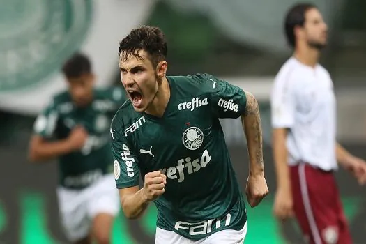 Palmeiras vence Fluminense, ganha uma posição e encosta nos líderes