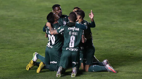 Palmeiras vence na altitude e se mantém 100% na Libertadores