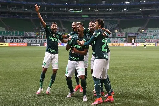 Com gol mais rápido da história do Allianz, Palmeiras bate o Grêmio e vira líder