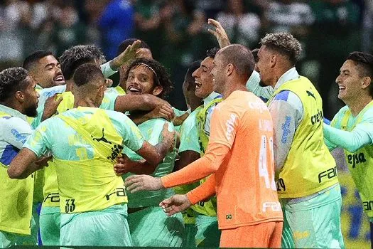 Palmeiras bate Avaí e amplia folga na ponta do Brasileiro