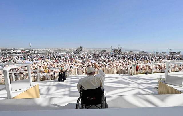 Papa encerra jornada em Portugal com 1