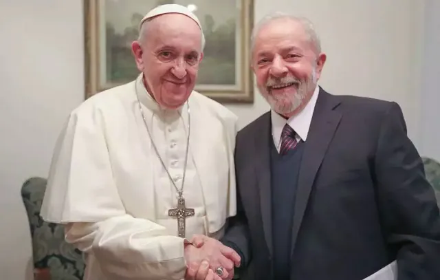 Papa Francisco diz que julgamento de Lula começou por causa de ‘fake news’