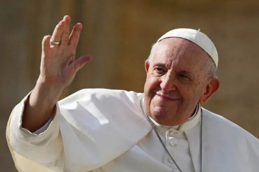 Papa Francisco passa mais uma noite sem preocupações, aponta Vaticano