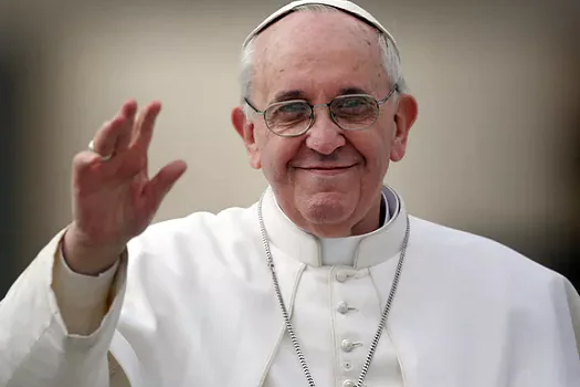 Papa Francisco pede esforços de líderes mundiais para garantir a paz na Ucrânia