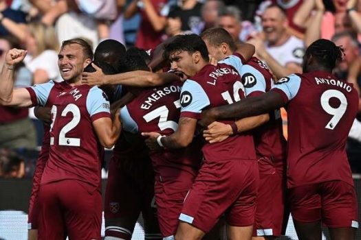 Mesmo investigado, Paquetá atua e marca na vitória do West Ham sobre o Chelsea