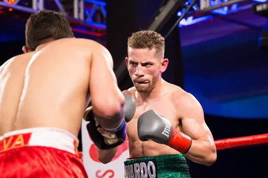 Melhor brasileiro no ranking latino dos leves, Eduardo Pará luta no Boxing For You