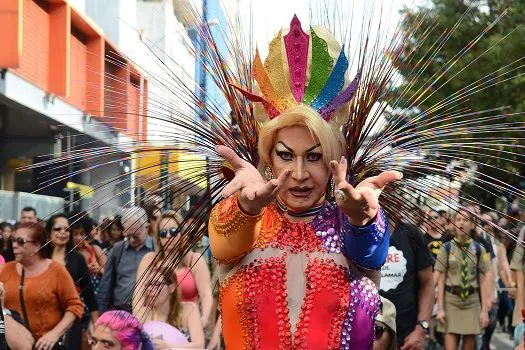 Parada do Orgulho LGBT se consolida como a maior do mundo e movimenta a economia