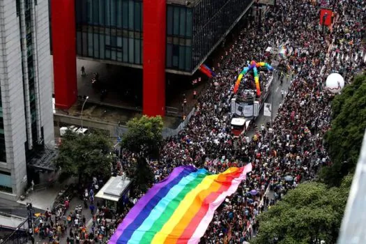 Parada LGBTQIA+ veste avenida Paulista de verde e amarelo neste domingo (2)