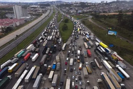 Feriado começa com 167 bloqueios em rodovias do País; SC concentra a maioria