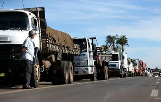 Representantes dos caminhoneiros dizem que paralisação depende do governo