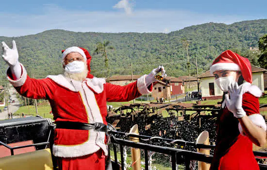 Paranapiacaba recebe visita da Carreta do Papai Noel