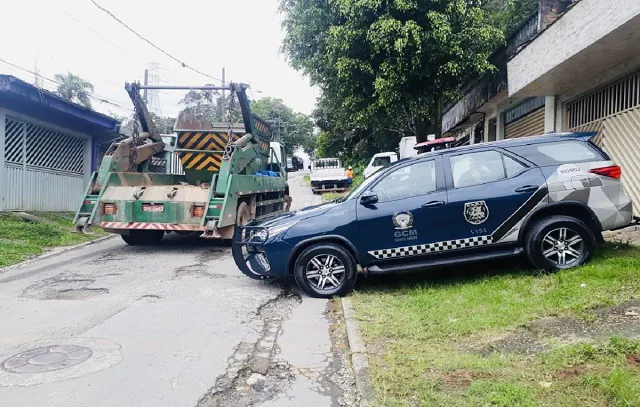 Construção irregular é demolida no Parque Andreense