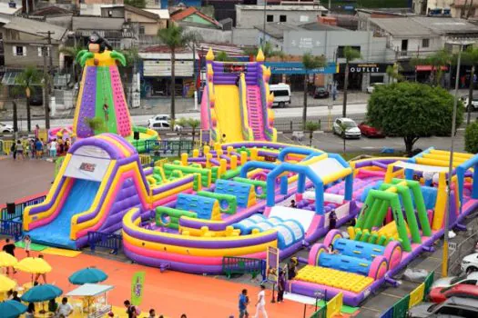 Parque Gloob Super Jump apresenta programação especial na temporada final