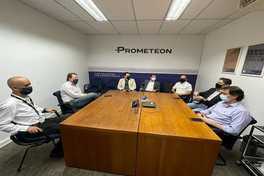 Parque Tecnológico visita Prometeon e entrega certificado de ‘Empresa Inovadora’