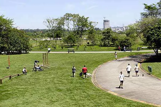 Sabesp leva programa de conscientização ambiental a frequentadores de parques