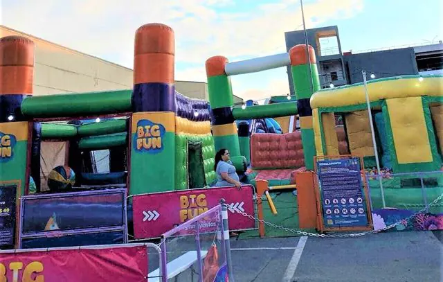 Parque com brinquedos infláveis gigantes chega ao Suzano Shopping