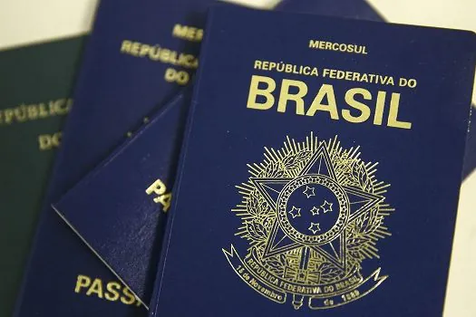 PF vai suspender emissão de novos passaportes por falta de verba