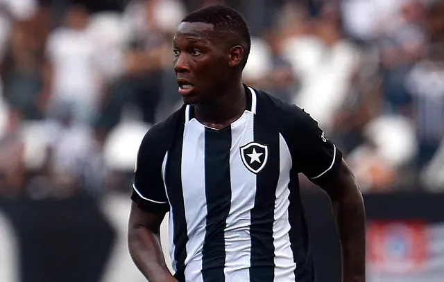 Patrick de Paula passará por cirurgia no joelho e só voltará ao Botafogo em 2024