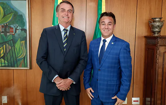 Bolsonaro recebe presidente do Patriota e promete dar resposta em 15 dias