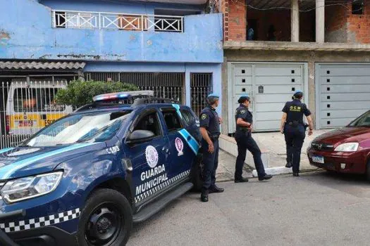 Patrulha Maria da Penha da GCM de Diadema faz palestra para estudantes da EJA