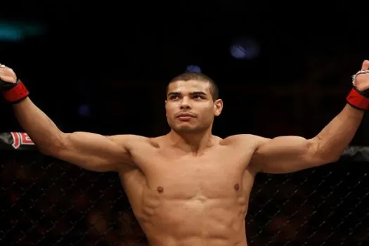 Paulo Borrachinha se tornará o brasileiro mais bem pago do UFC após renovação