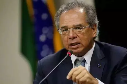 Paulo Guedes afirma estar retirando “camadas de proteção muito lentamente”