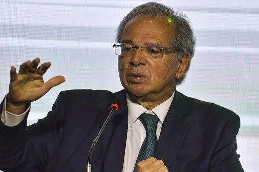 Paulo Guedes garante reajuste das aposentadorias e do salário mínimo