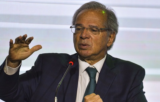 Paulo Guedes garante reajuste das aposentadorias e do salário mínimo