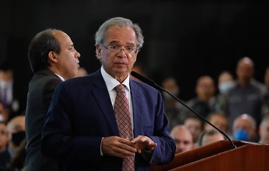 Guedes diz que Bolsonaro mandou “cortar a cabeça” de ex-presidente do Inmetro