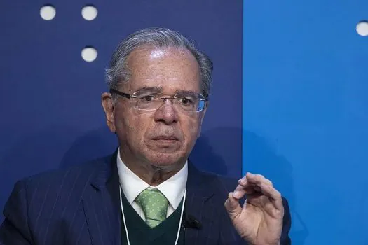 Se reeleito, Bolsonaro vai acelerar reformas e privatizar Petrobras, diz Guedes