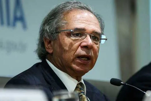 Celular do ministro Paulo Guedes é hackeado