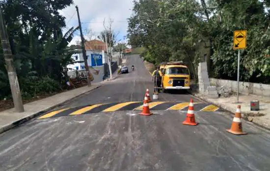 Obras de Ribeirão Pires conclui pavimentação da rua Francisco de Carvalho