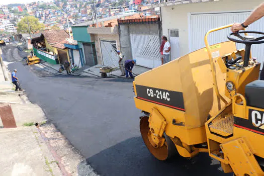 Ribeirão Pires realiza pavimentação da Rua Guimarães Rosa