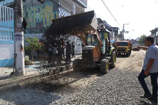 Diadema dá início à pavimentação na Rua Santa Cruz, no Jd.Canhema