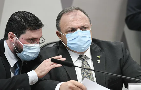 Pazuello depõe à PF em inquérito que apura prevaricação de Bolsonaro