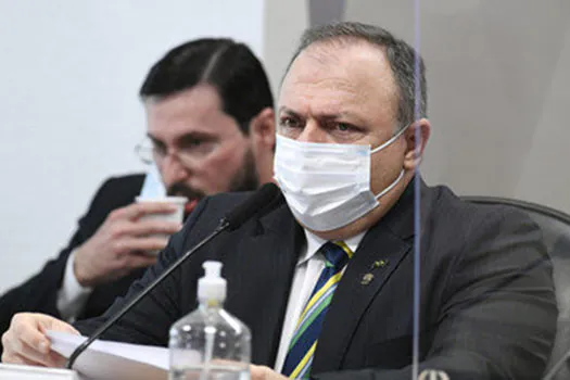 Pazuello diz que Pfizer não ficou sem resposta e clima esquenta na CPI da Covid