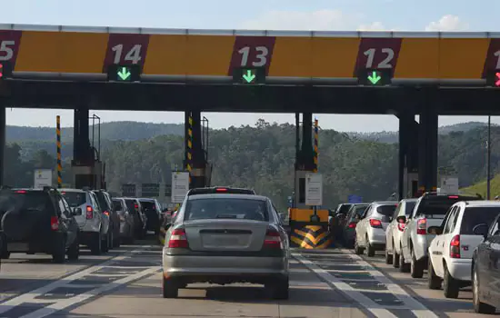 Pedágios em rodovias de SP passam a aceitar cartões para pagamento por aproximação