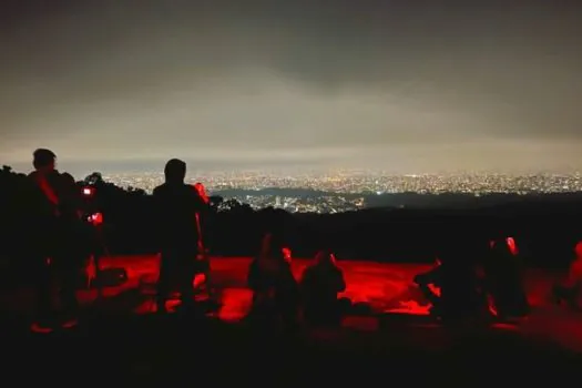 Caminhada Noturna na Pedra Grande ganha nova edição em março 