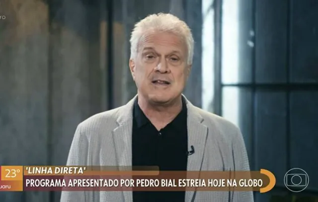 Pedro Bial é homenageado na TV pelo filho Theo Bial e se emociona