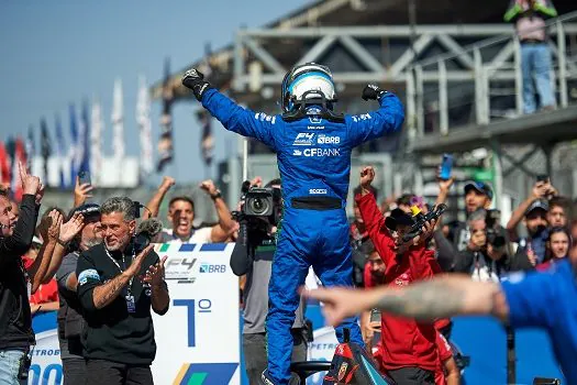 Pedro Clerot fecha com vitória fim de semana da F4 Brasil em Interlagos