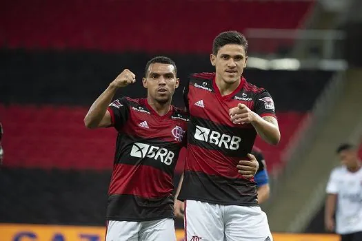 Pedro faz dois e Flamengo se classifica para as quartas de final da Copa do Brasil