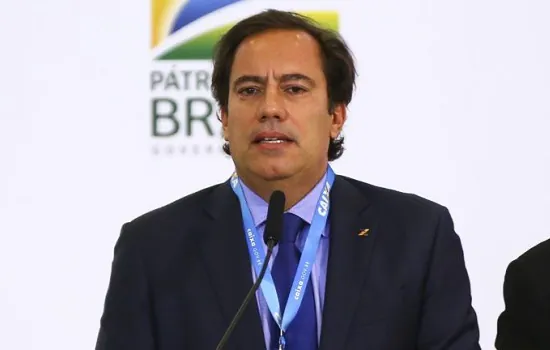 Pedro Guimarães vai a evento da Caixa com esposa e diz ser “pautado pela ética”