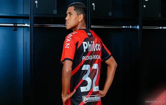 Athletico Paranaense contrata atacante Pedro Rocha