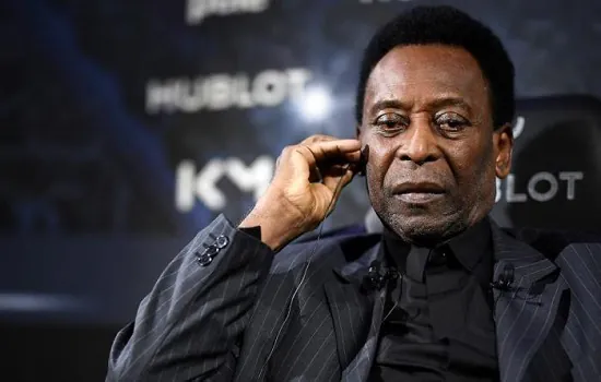 Pelé está internado há seis dias após exames apontarem problemas de saúde