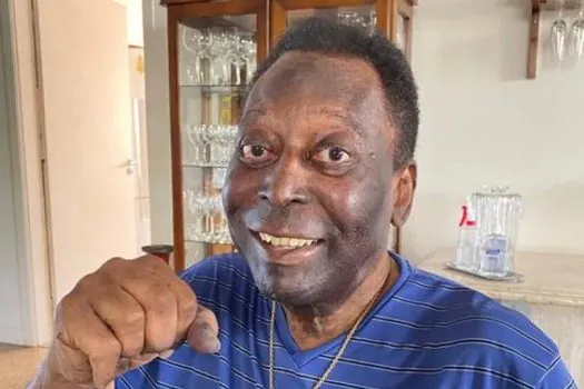 Pelé publica vídeo para comemorar marca de 10 milhões de seguidores do Instagram