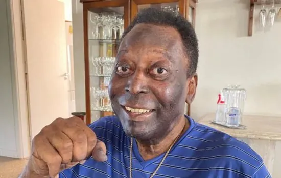 Pelé publica vídeo para comemorar marca de 10 milhões de seguidores do Instagram