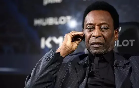 Pelé apresenta melhora e deixa UTI 10 dias após internação para retirada de tumor