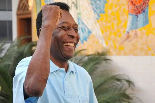 Pelé agradece carinho e diz estar “mais jovem” ao completar 81 anos