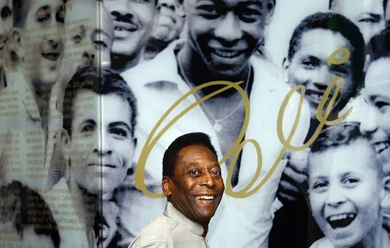 Pelé recebe alta após se recuperar de infecção urinária